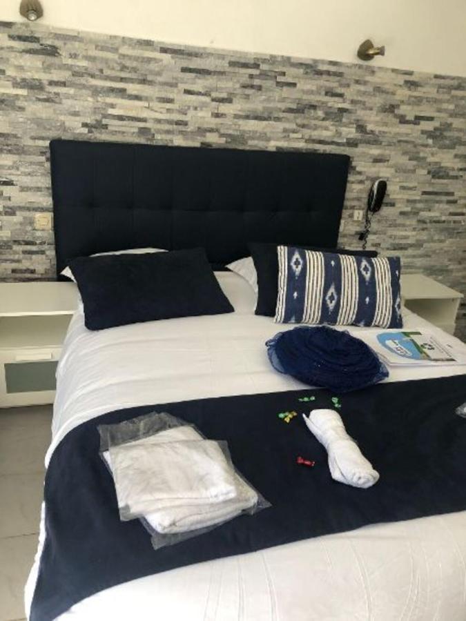 Hotel Les Mimosas Bormes-les-Mimosas Exteriör bild