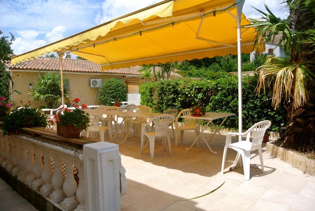 Hotel Les Mimosas Bormes-les-Mimosas Exteriör bild